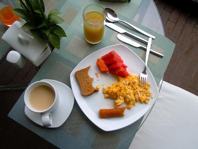 medellín by foot, bus, & metrocable