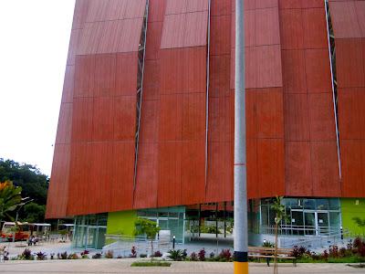 medellín by foot, bus, & metrocable