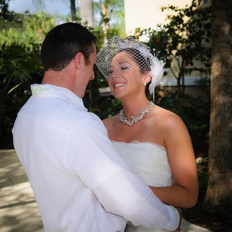 THE GROOM'S FIRST LOOK AT HIS LOVELY BRIDE