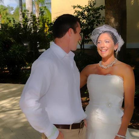 THE GROOM'S FIRST LOOK AT HIS LOVELY BRIDE