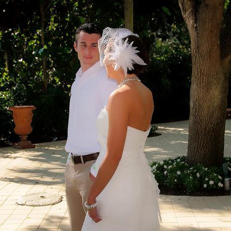 THE GROOM'S FIRST LOOK AT HIS LOVELY BRIDE