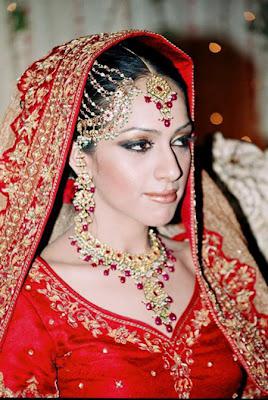 Pakistani Bridal Makeup And Dresses Collection 2012