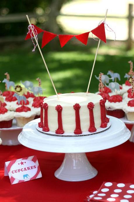 vintage circus birthday party: cake, garland, red, white