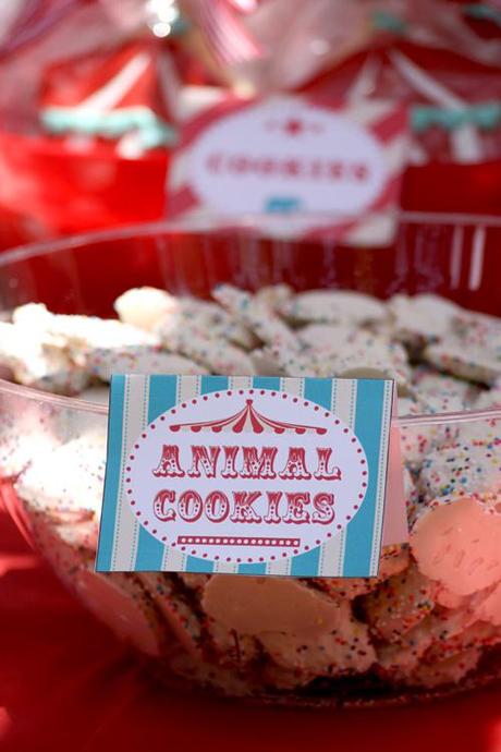 vintage circus birthday party: confetti animal cookies