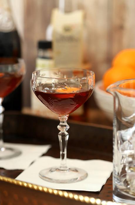 The Revolver – Bourbon and Coffee Liqueur Cocktail