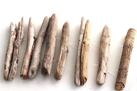 Creative driftwood candleholders