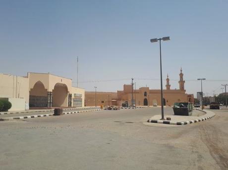 Backpacking in Saudi Arabia: Touring The Walled Mud City of Shaqra Backpacking in Saudi Arabia: Touring The Walled Mud City of Shaqra