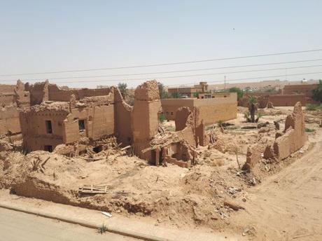 Backpacking in Saudi Arabia: Touring The Walled Mud City of Shaqra Backpacking in Saudi Arabia: Touring The Walled Mud City of Shaqra