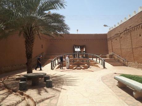 Backpacking in Saudi Arabia: Touring The Walled Mud City of Shaqra Backpacking in Saudi Arabia: Touring The Walled Mud City of Shaqra