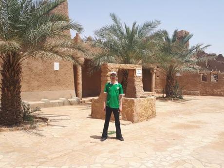 Backpacking in Saudi Arabia: Touring The Walled Mud City of Shaqra Backpacking in Saudi Arabia: Touring The Walled Mud City of Shaqra