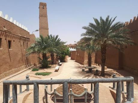 Backpacking in Saudi Arabia: Touring The Walled Mud City of Shaqra Backpacking in Saudi Arabia: Touring The Walled Mud City of Shaqra