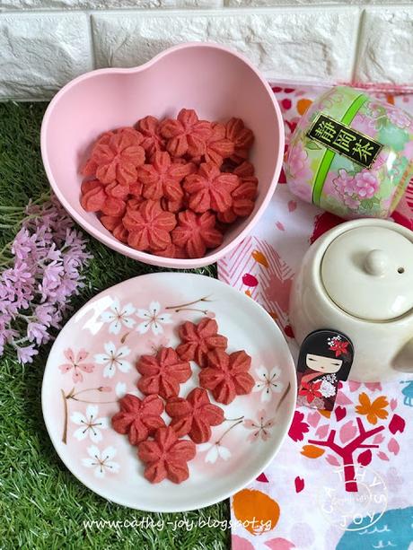 Sakura Spritz Cookies