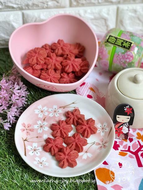 Sakura Spritz Cookies