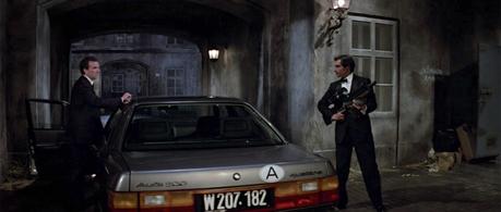 Timothy Dalton’s Shawl-Collar Dinner Jacket in The Living Daylights Timothy Dalton’s Shawl-Collar Dinner Jacket in The Living Daylights