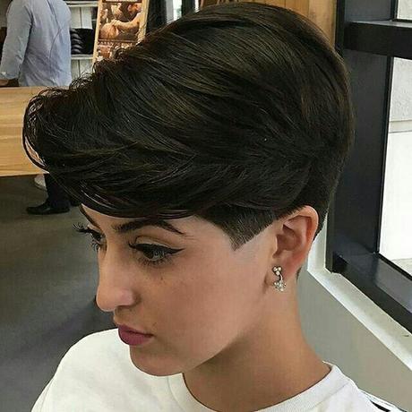 40 Fascinating Short Haircuts for Time Undefined