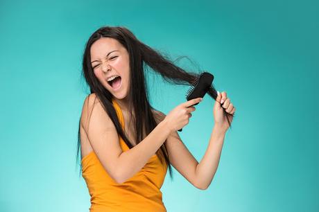 Should You Wash Your Hair Everyday Without Shampoo?