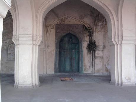 The Deserted Mosques Of Hyderabad