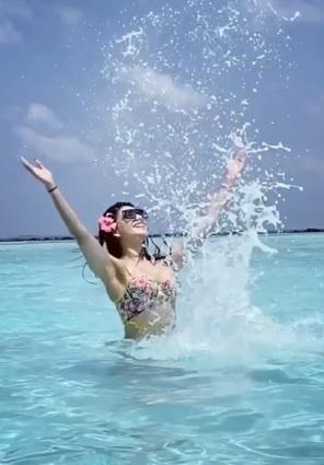 urvashi rautela, bollywood, actress, corona