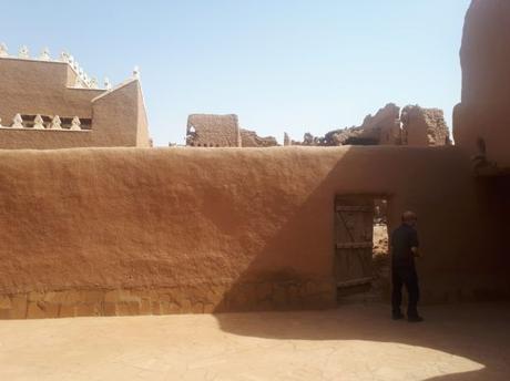 Backpacking in Saudi Arabia: Touring Ushaiqer Town, Basically a Museum in a Guy’s House! Backpacking in Saudi Arabia: Touring Ushaiqer Town, Basically a Museum in a Guy’s House!