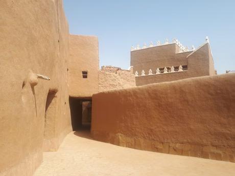 Backpacking in Saudi Arabia: Touring Ushaiqer Town, Basically a Museum in a Guy’s House! Backpacking in Saudi Arabia: Touring Ushaiqer Town, Basically a Museum in a Guy’s House!