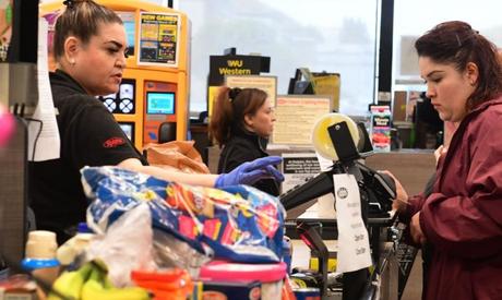 Tips on Social and Physical Distancing While You Are Shopping