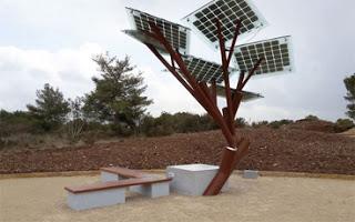 Solar-Powered Tree as a Solar Charging Station