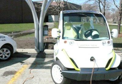 Solar-Powered Electrical Plug-in Station Unveiled in Chicago