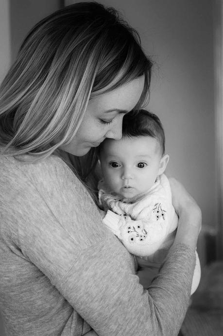 Home or studio newborn photo session.