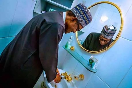 Buhari Shows Nigerians How To Stop COVID-19 Spread (Pictures)
