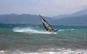 Where to go in the Cyclades for windsurfing?