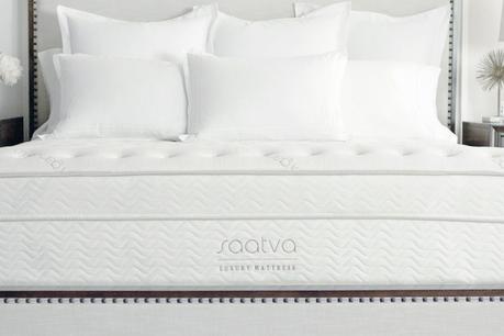  Saatva Classic Innerspring matttress