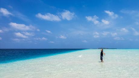 The Differences Maldives Islands – Should You Go Resort or Local?
