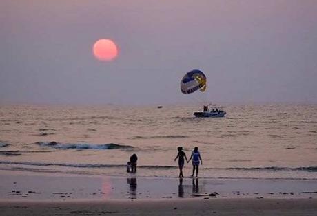 Parasailing on Majorda Beach