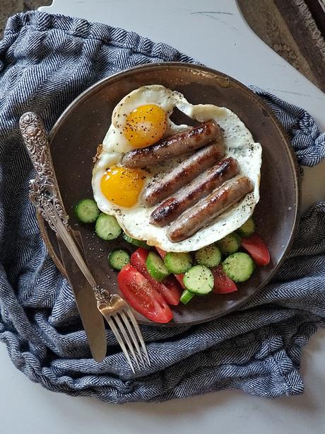 sausage links and eggs