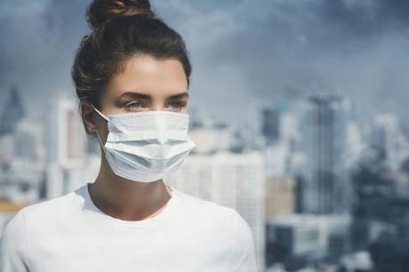 woman-wearing-mask-pollution-city