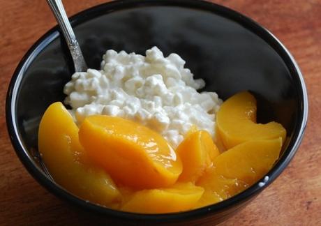 peaches and cottage cheese