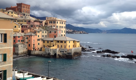 What makes Boccadasse unique: is the neighborhood of lovers and pastel colored houses.
