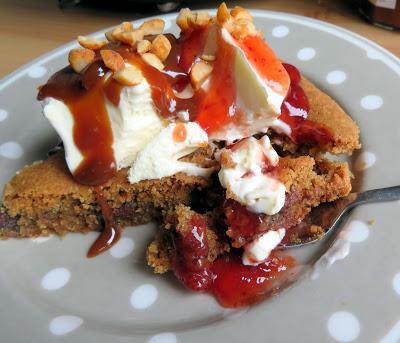 Peanut Butter Chocolate Chunk Cookie Sundae Pie