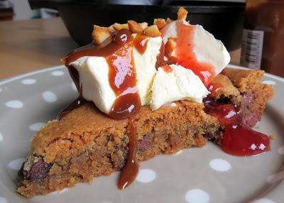 Peanut Butter Chocolate Chunk Cookie Sundae Pie