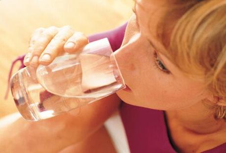 Type 2 Diabetes latest #Type2Diabetes Photo of a diabetic woman drinking water.