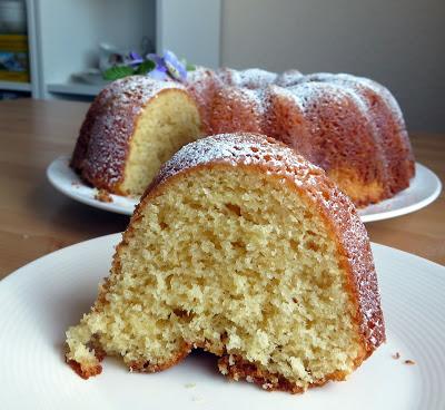 Italian Lemon Cream Cake