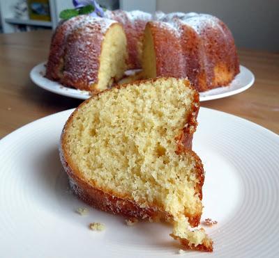 Italian Lemon Cream Cake