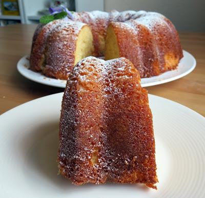 Italian Lemon Cream Cake