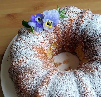 Italian Lemon Cream Cake