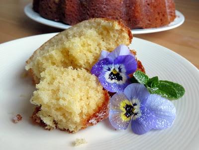 Italian Lemon Cream Cake