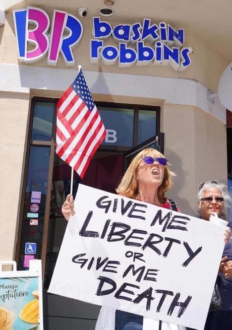 Image may contain: 2 people