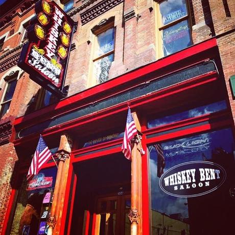 15 Honky-Tonk Bars With Live Music in Nashville