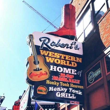 15 Honky-Tonk Bars With Live Music in Nashville