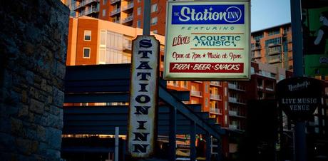 15 Honky-Tonk Bars With Live Music in Nashville