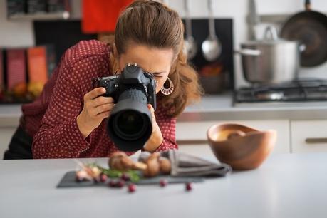 Essential Food Photography Tips for Bloggers & Instagrammers Focusing on photoshoot